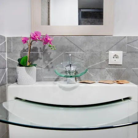 Molucano Apartment *