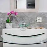 Molucano Apartment *